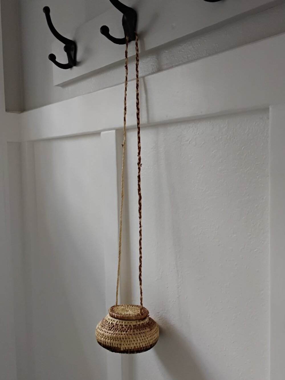 African Zulu Ukhamba Hand Woven Lidded Basket. Coiled Straw Purse.